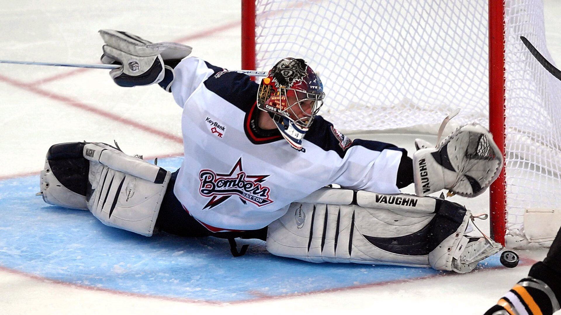 《2025年5月18日，全球电竞盛事LOL季中冠军赛落幕，谁是新晋霸主？》，电竞世界冠军赛